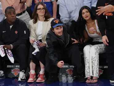 NEW YORK, NEW YORK - APRIL 28: Tracy Morgan, Tina Fey, Timothée Chalamet, and Kylie Jenner attend Ga...