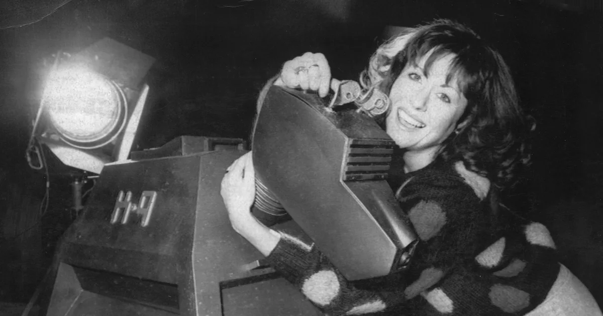 20 Years Ago, The Oldest Sci-Fi Show Cemented Its Complex Canon