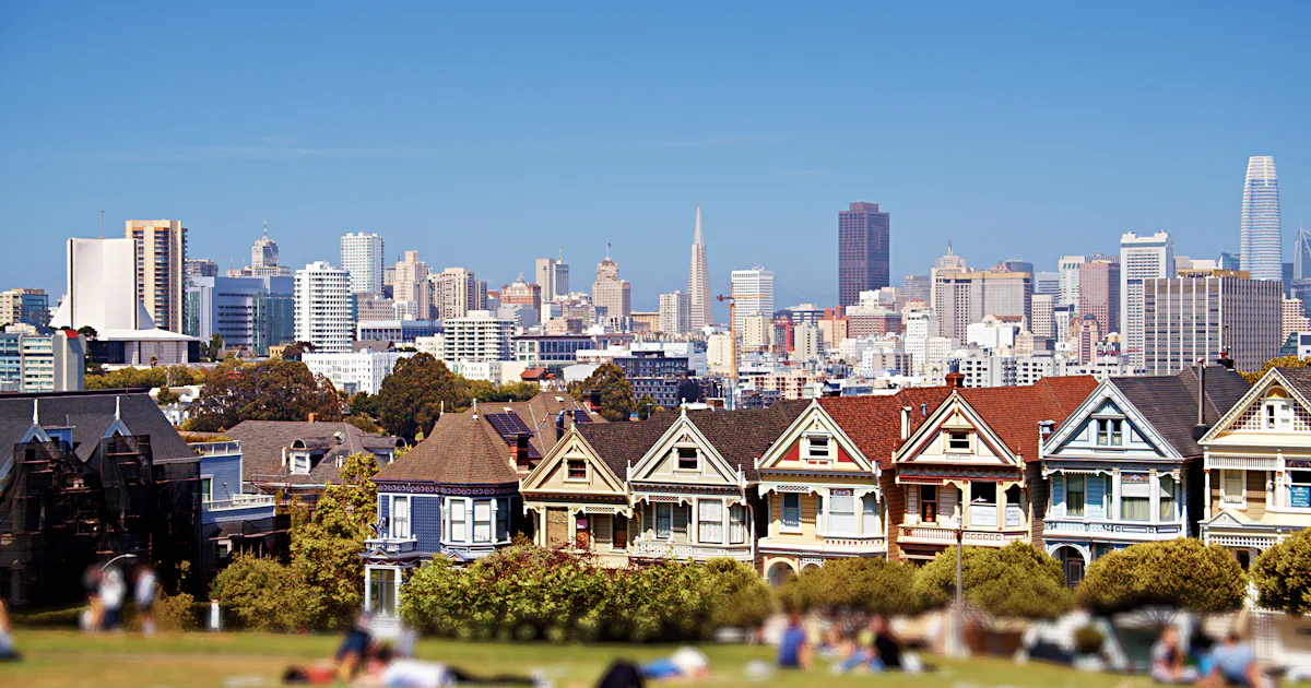 The Best Things To Do In San Fransisco This April, From A Costume Party 12K To Carnaval