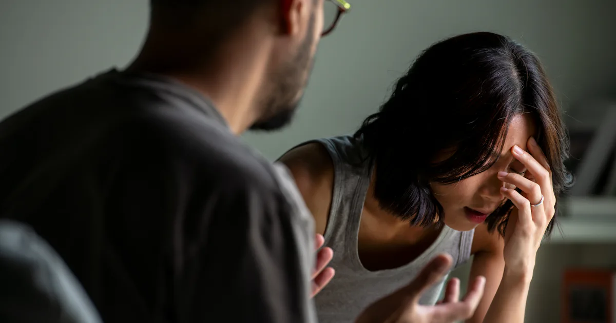 37 Phrases To De-Escalate An Argument, According To Real Therapists