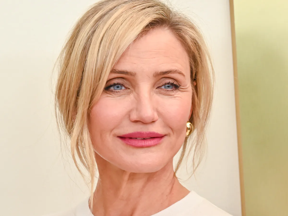 cameron diaz hot pink dress Cameron Diaz look book : r/whatthefrockk