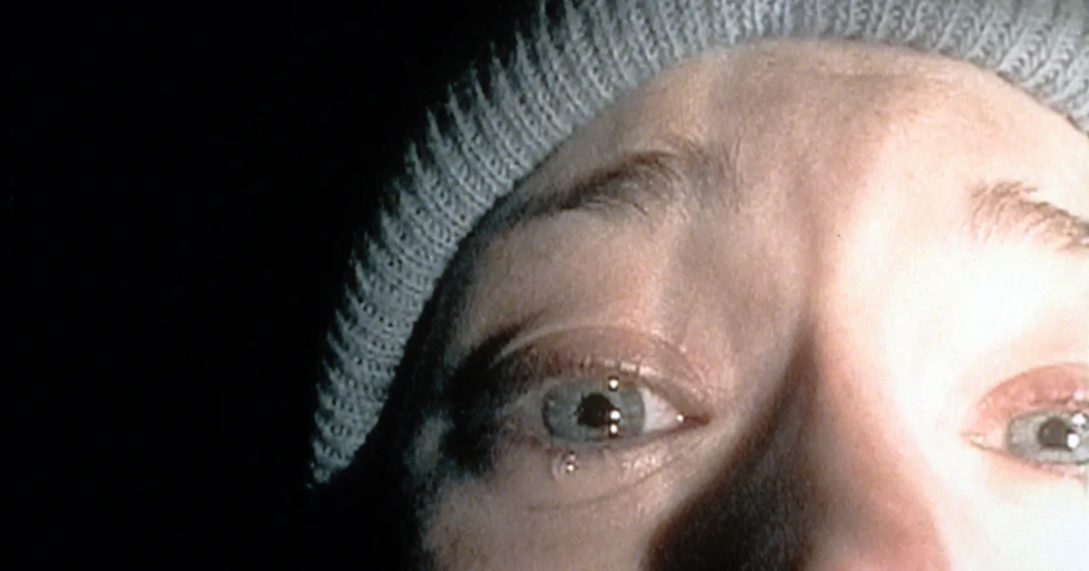 27 jaar later gaat een controversiële remake van een iconische horrorfilm vooruit – met een addertje onder het gras