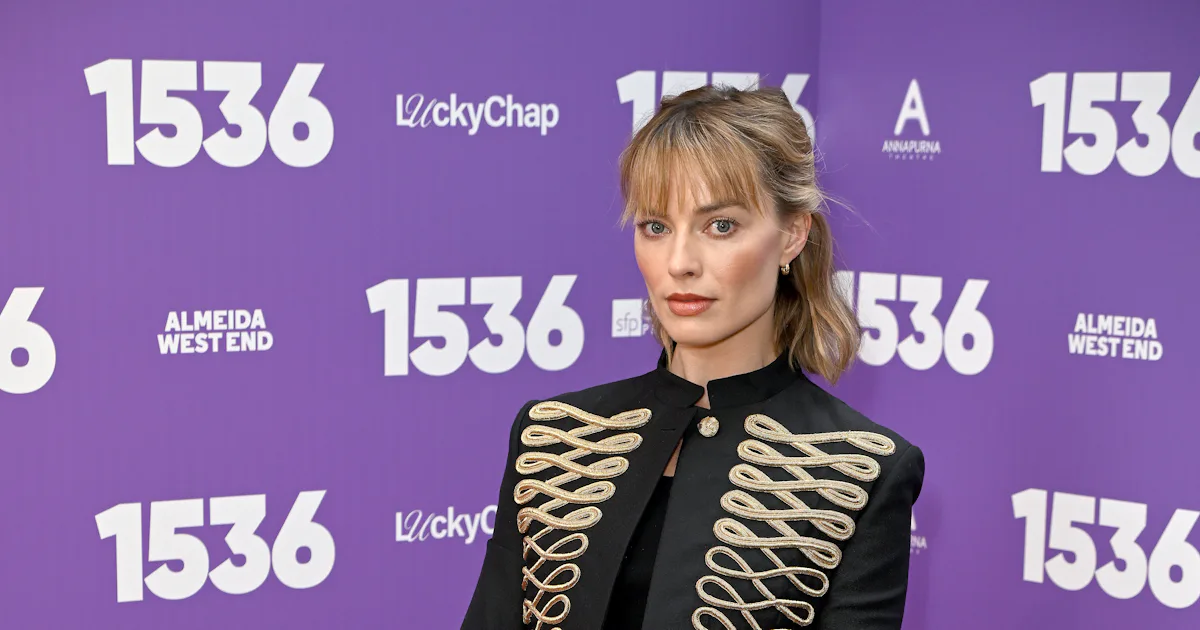 Margot Robbie Proves Band Geeks Can Be Chic