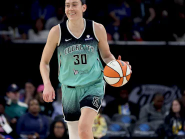 CHICAGO, ILLINOIS - SEPTEMBER 11: Breanna Stewart #30 of the New York Liberty dribbles the ball up t...