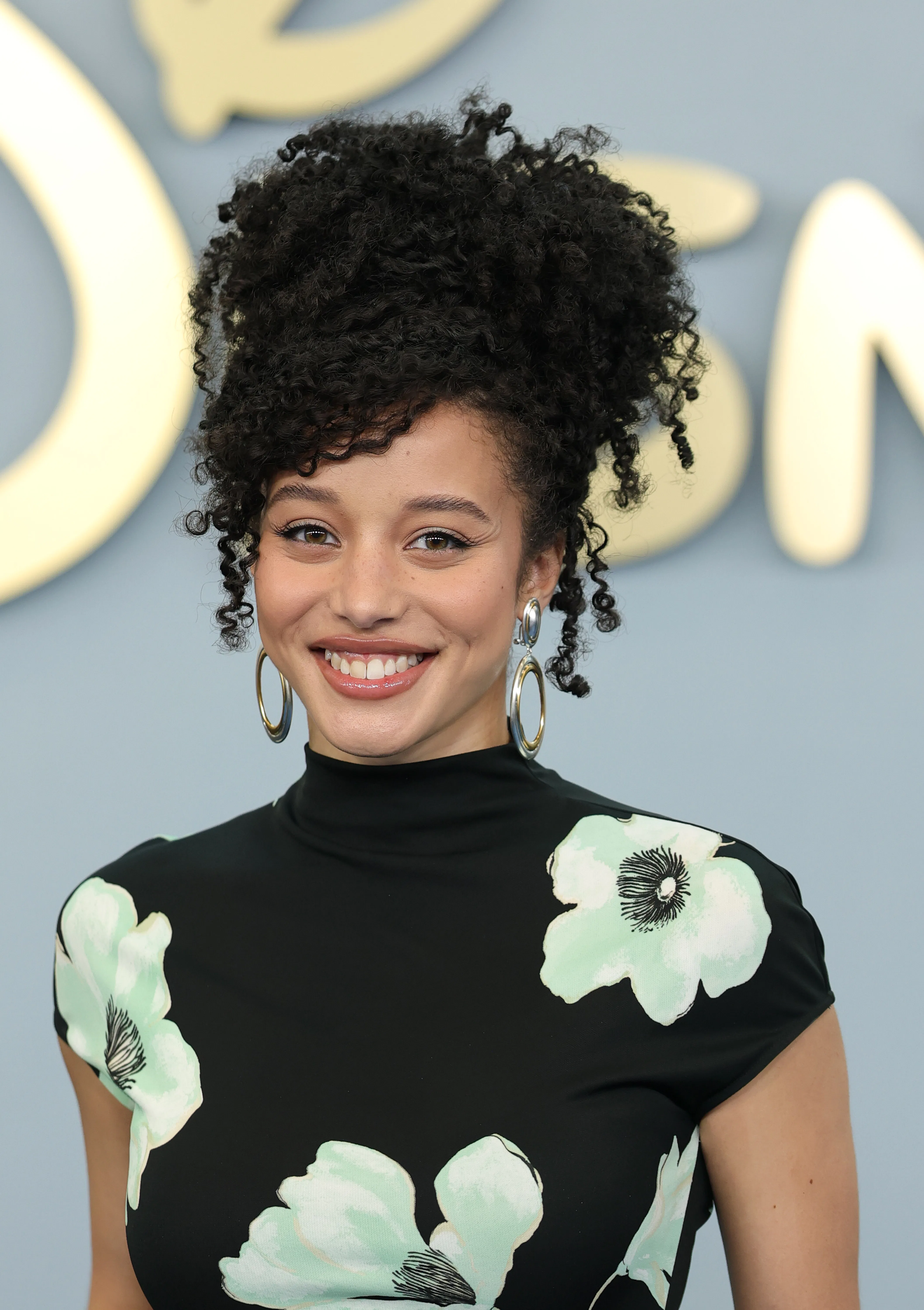 Chase Infiniti at the 2026 Disney Upfront with a natural wash and go updo