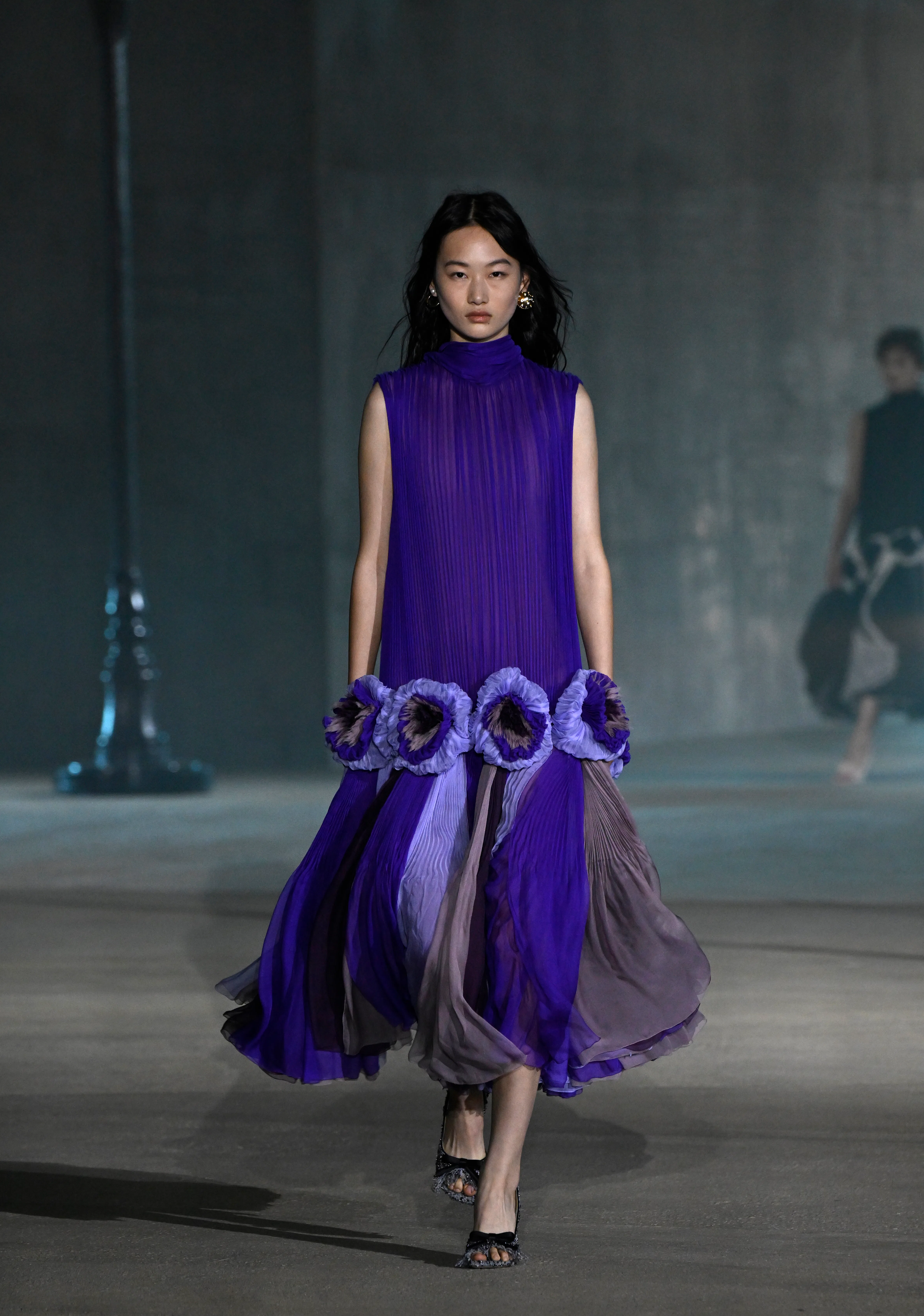 A model walks the runway at the Dior 2027 Cruise Collection Show 