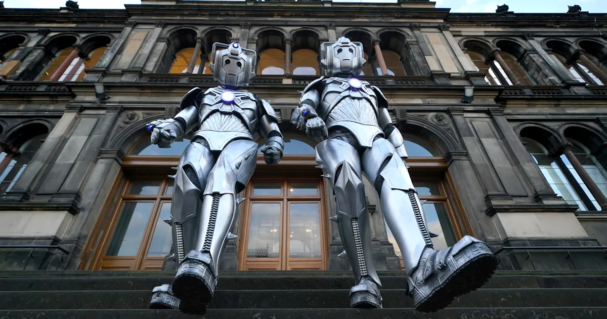 20 jaar later voelt de oudste sciencefictionshow nog steeds de gemengde resultaten van de vreemde herstart van Canon
