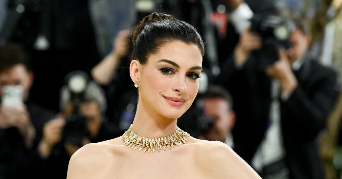 Anne Hathaway Is Reportedly Bringing Back (Another) One Of Her Beloved Titles