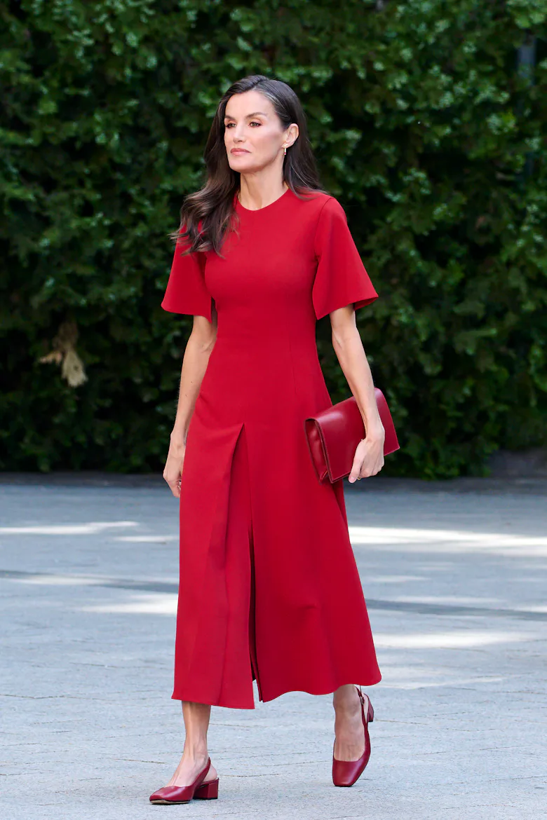 Queen Letizia Honors Newspaper Tribute in Head-to-Toe Red Queen Letizia Honors Newspaper Tribute in Head-to-Toe Red