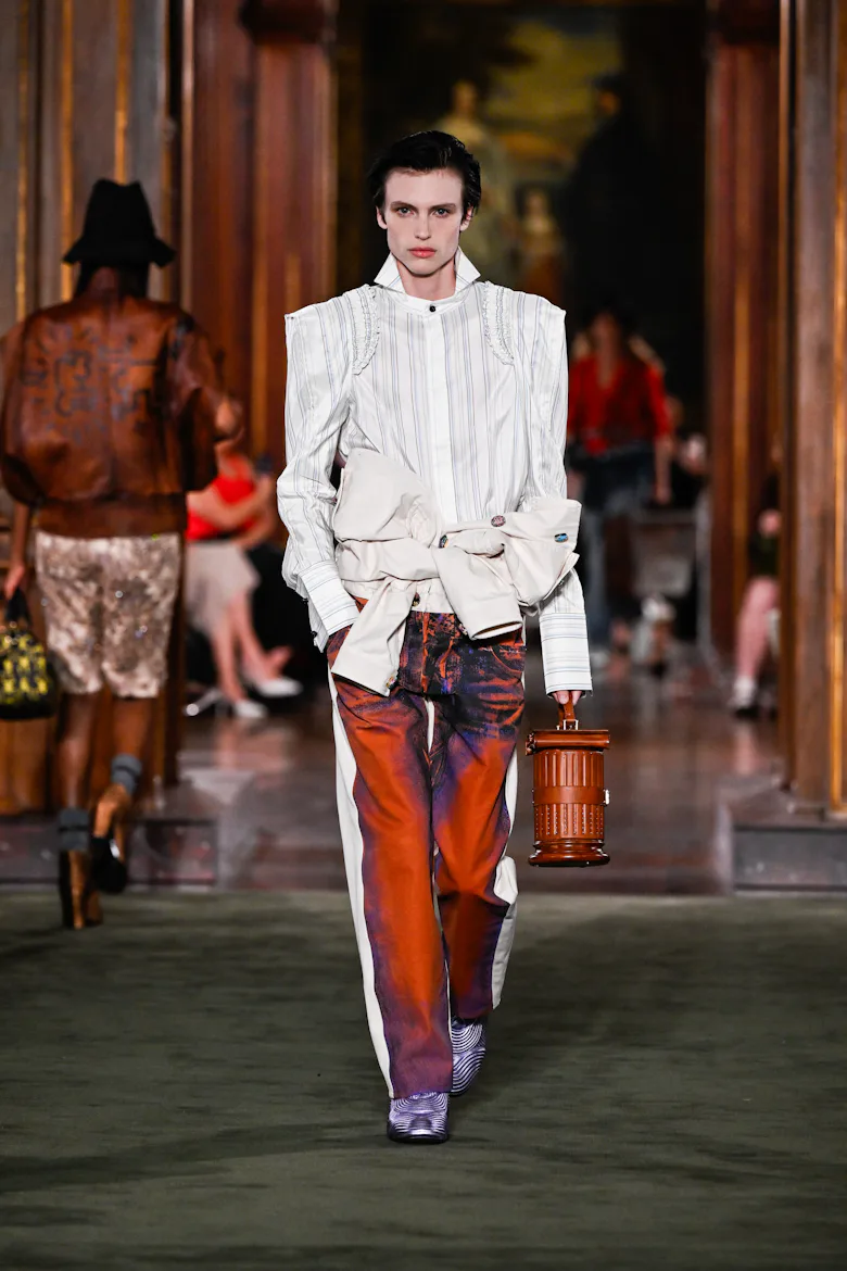 Louis Vuitton Cruise 2027 Blends Old-World Glamour With Downtown Edge Louis Vuitton Cruise 2027 Blends Old-World Glamour With Downtown Edge