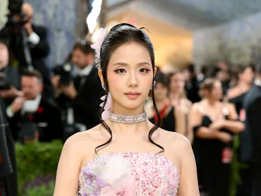 Red and pink makeup trend 2026 met gala