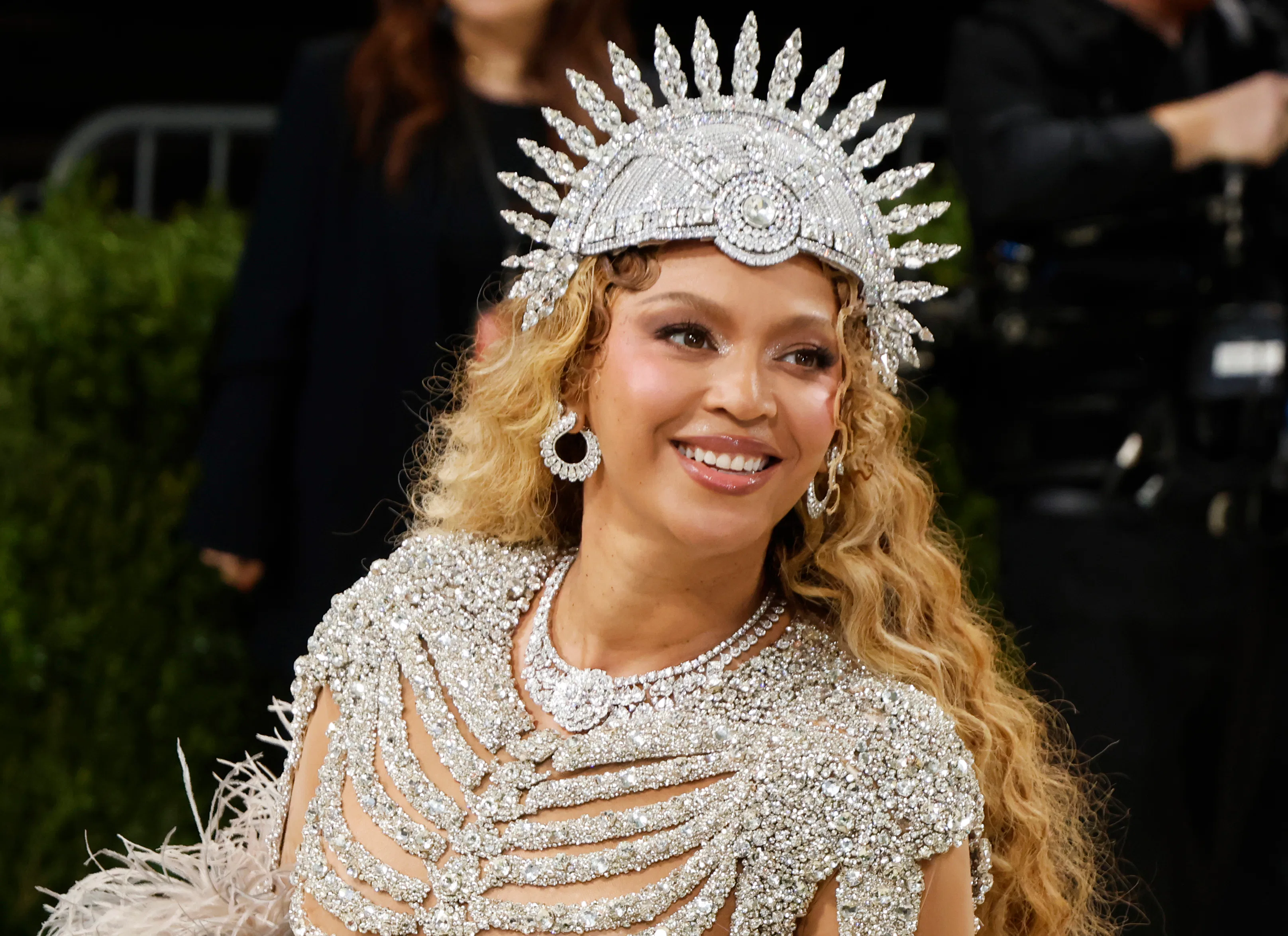 NEW YORK, NEW YORK - MAY 04: Beyoncé attends the 2026 Met Gala celebrating "Costume Art" at Metropol...