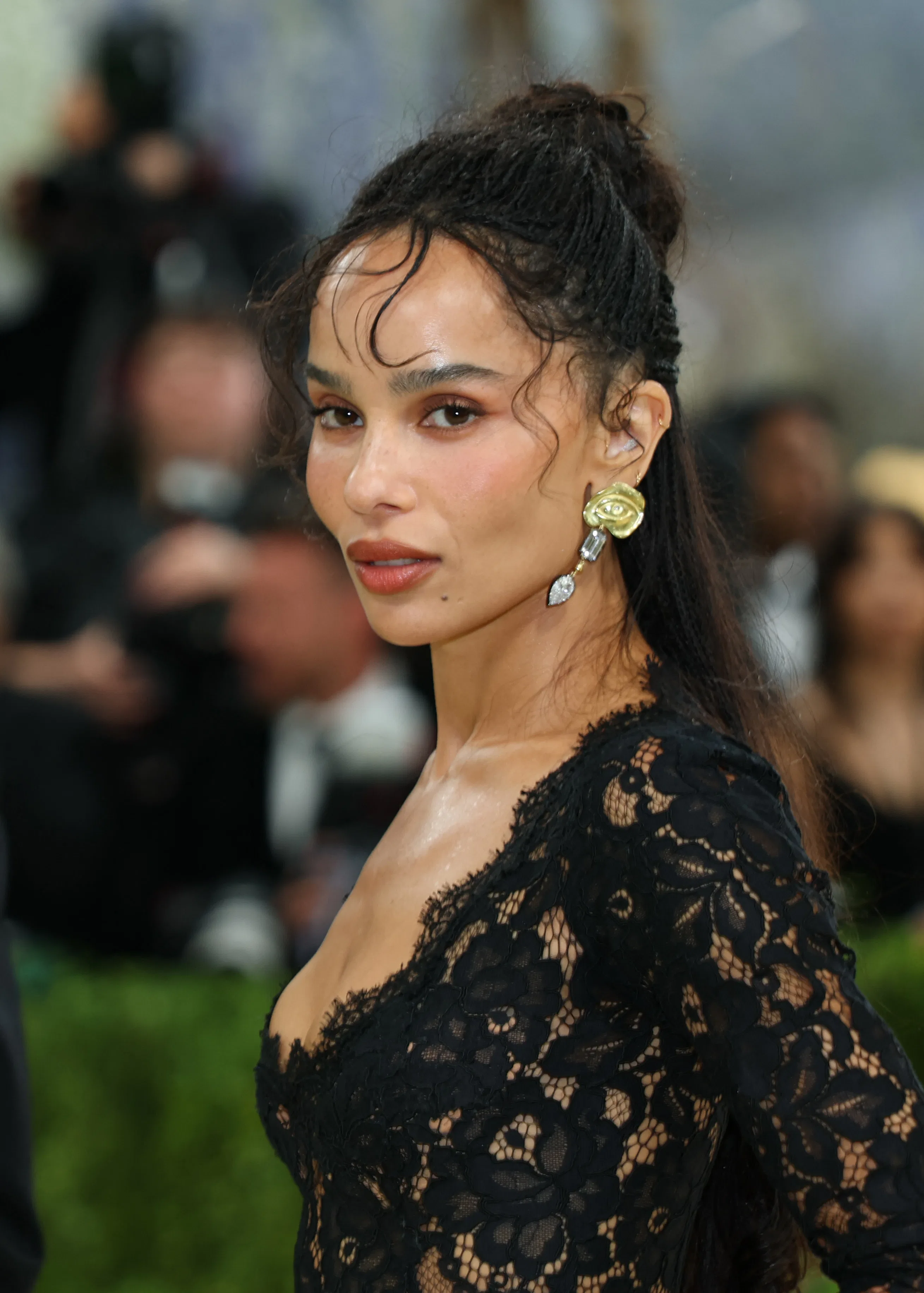 Zoe Kravitz at the 2026 Met Gala with pink eyeshadow