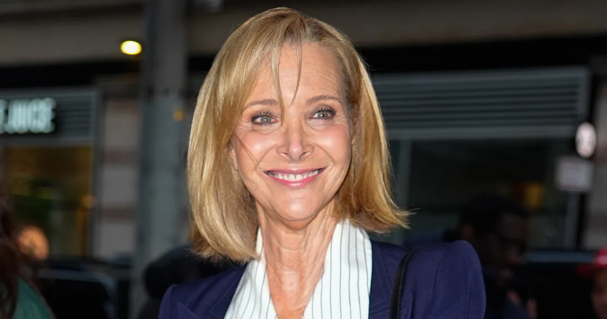 Lisa Kudrow Has More To Say About Ross & Rachel's "Break" Debate