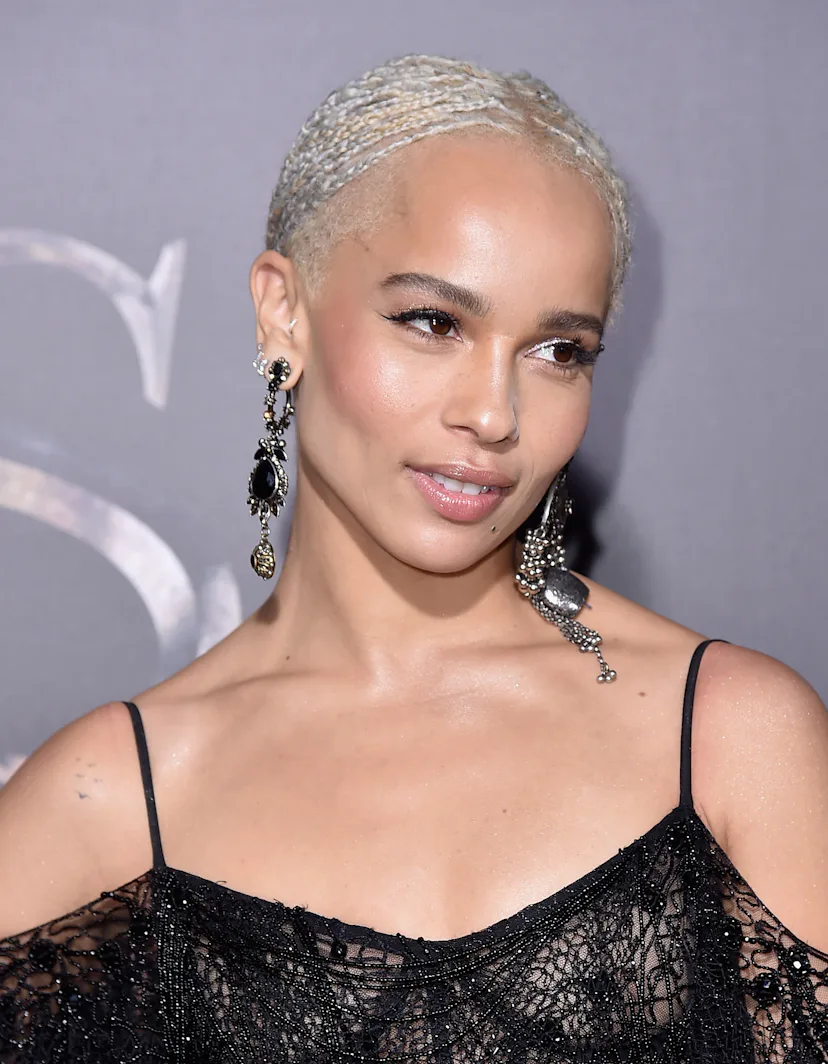 Zoe Kravitz attends the "Fantastic Beasts And Where To Find Them" World Premiere with blonde box bra...