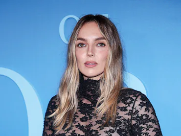 NEW YORK, NEW YORK - JUNE 10: Jodie Comer attends A24's "The Death of Robin Hood" World Premiere at ...