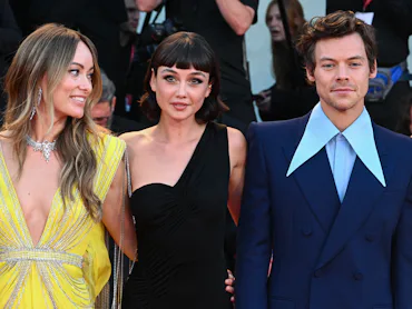 VENICE, ITALY - SEPTEMBER 05: Olivia Wilde, Sydney Chandler and Harry Styles attend the "Don't Worr...