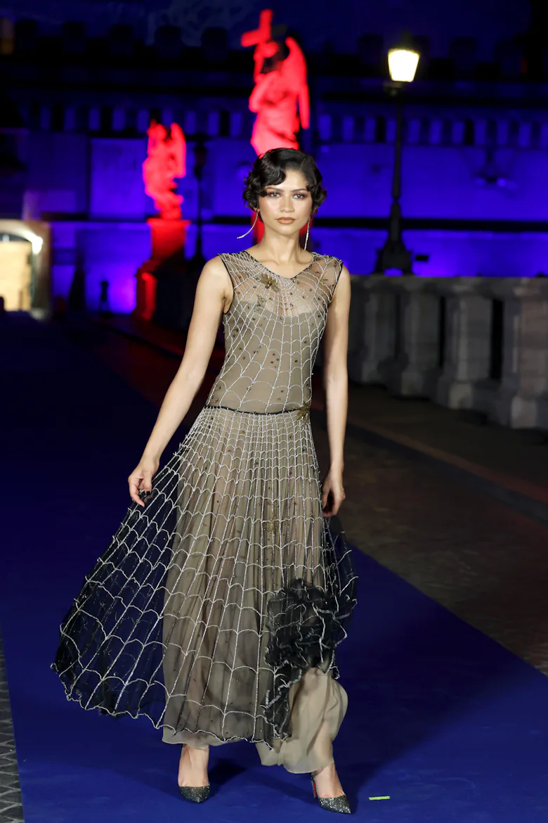 zendaya fashion week dress The always iconic Zendaya has arrived to Louis Vuitton: Paris Fashion Week alongside her stylist and friend Law Roach We're obsessed with this look #zendaya #louisvuitton #parisfashionweek #mtvceleb