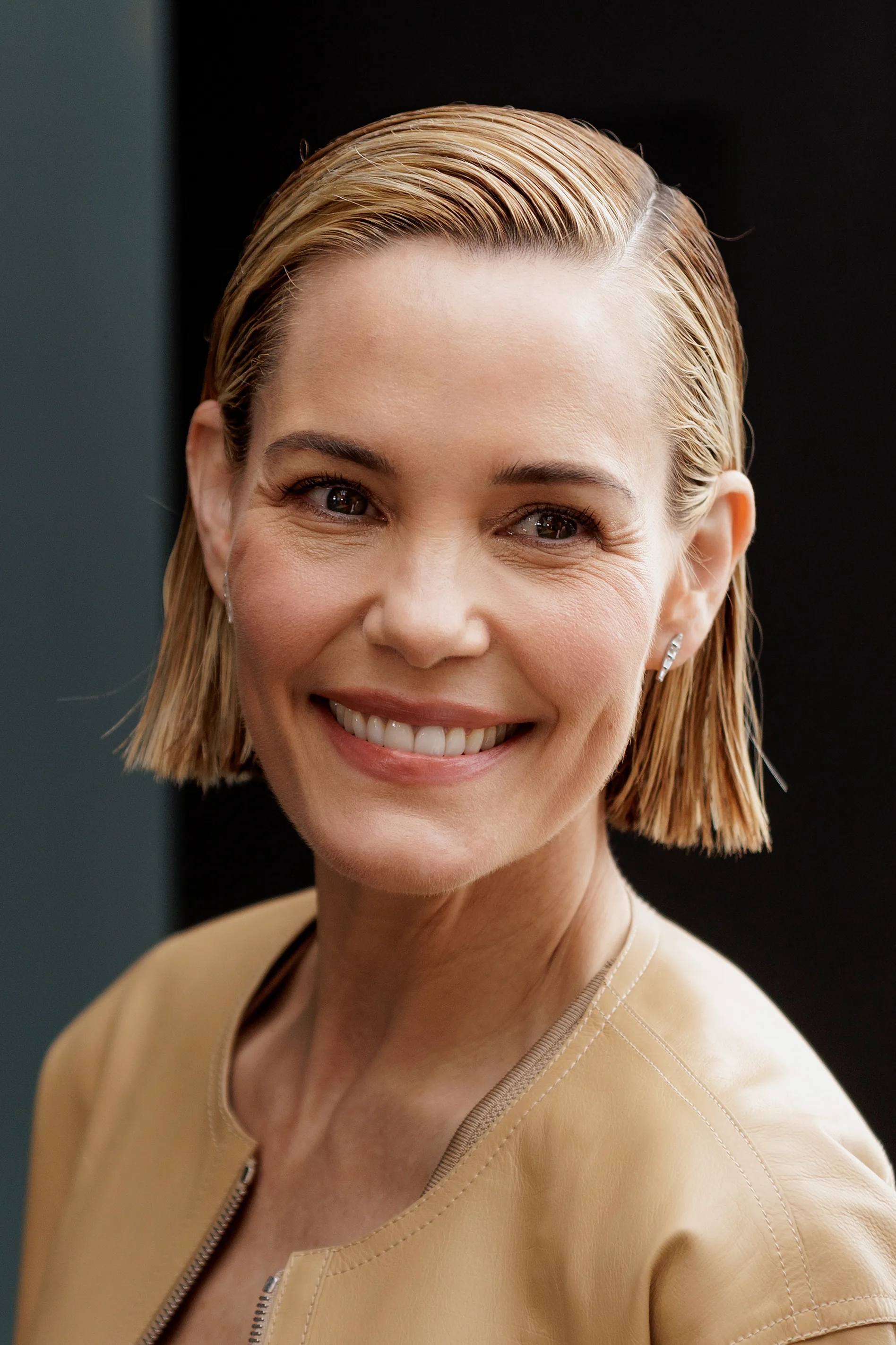 Leslie Bibb out and about with a hydro bob