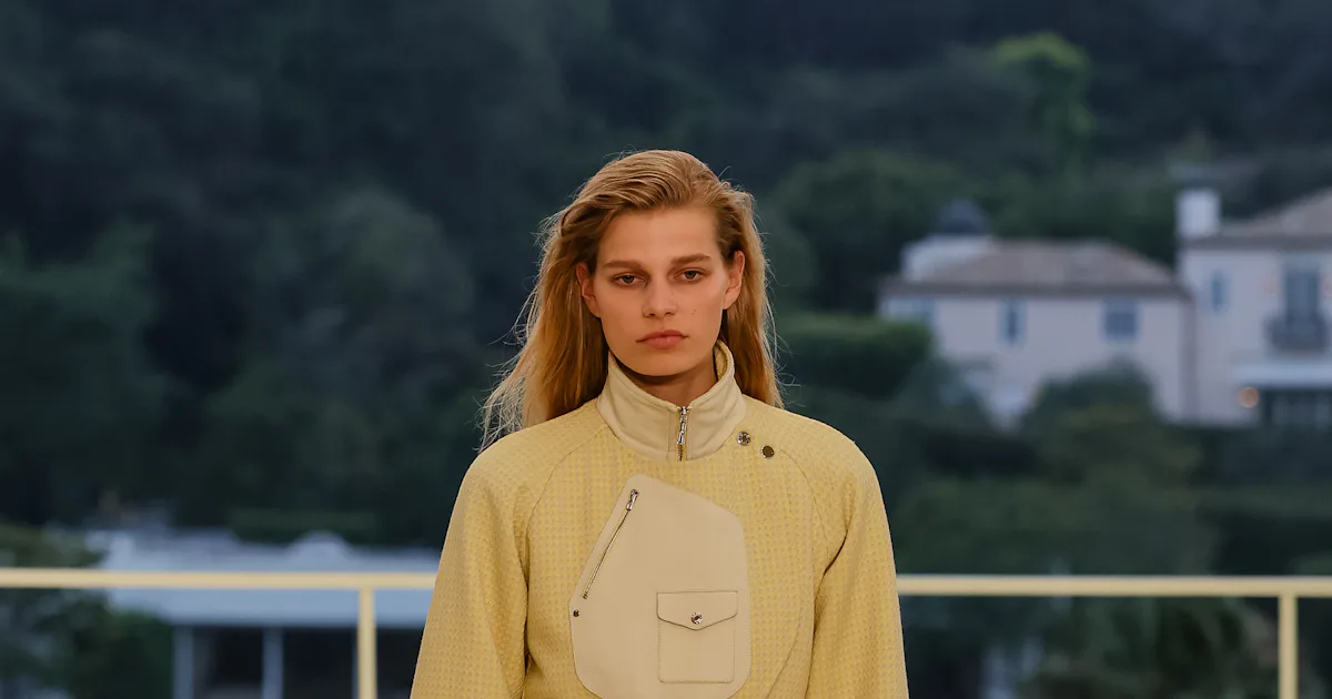 At Hermès, Sunset Became The Ultimate Runway Accessory
