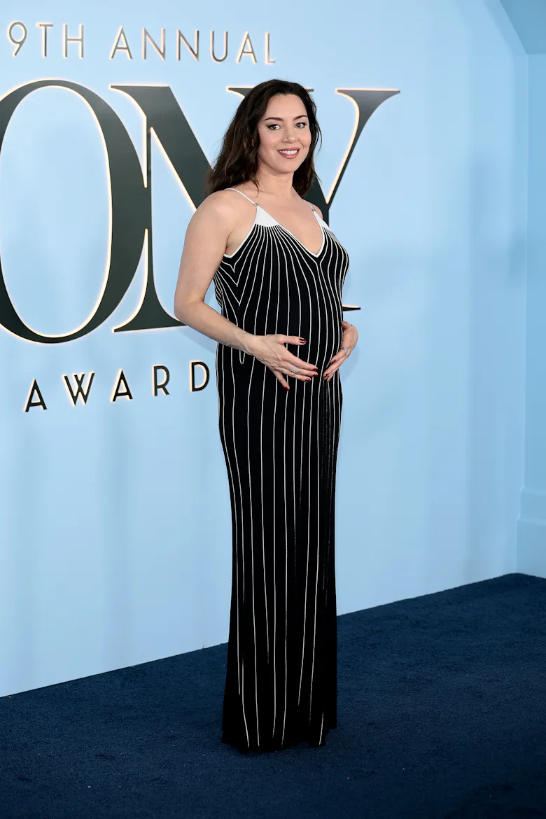 Aubrey Plaza Stuns in Chanel Maternity Look at Red Carpet Debut with Christopher Abbott Aubrey Plaza Stuns in Chanel Maternity Look at Red Carpet Debut with Christopher Abbott