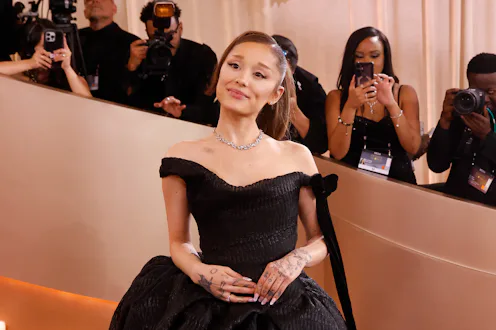 BEVERLY HILLS, CALIFORNIA - JANUARY 11: (FOR EDITORIAL USE ONLY) Ariana Grande attends the 83rd annu...
