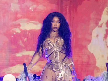 GLASTONBURY, ENGLAND - JUNE 30: SZA performs as she headlines the Pyramid Stage during day five of G...