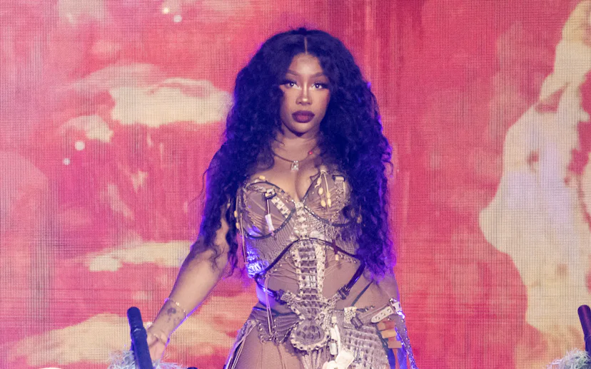 GLASTONBURY, ENGLAND - JUNE 30: SZA performs as she headlines the Pyramid Stage during day five of G...