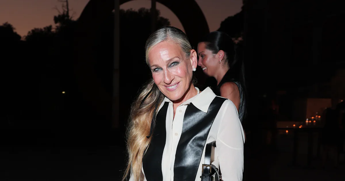 Sarah Jessica Parker Channels Carrie Bradshaw at Couture