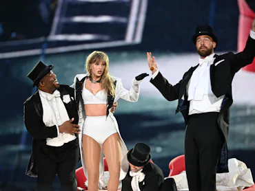 Taylor Swift and Travis Kelce's wedding dress code is black tie, per reports.
