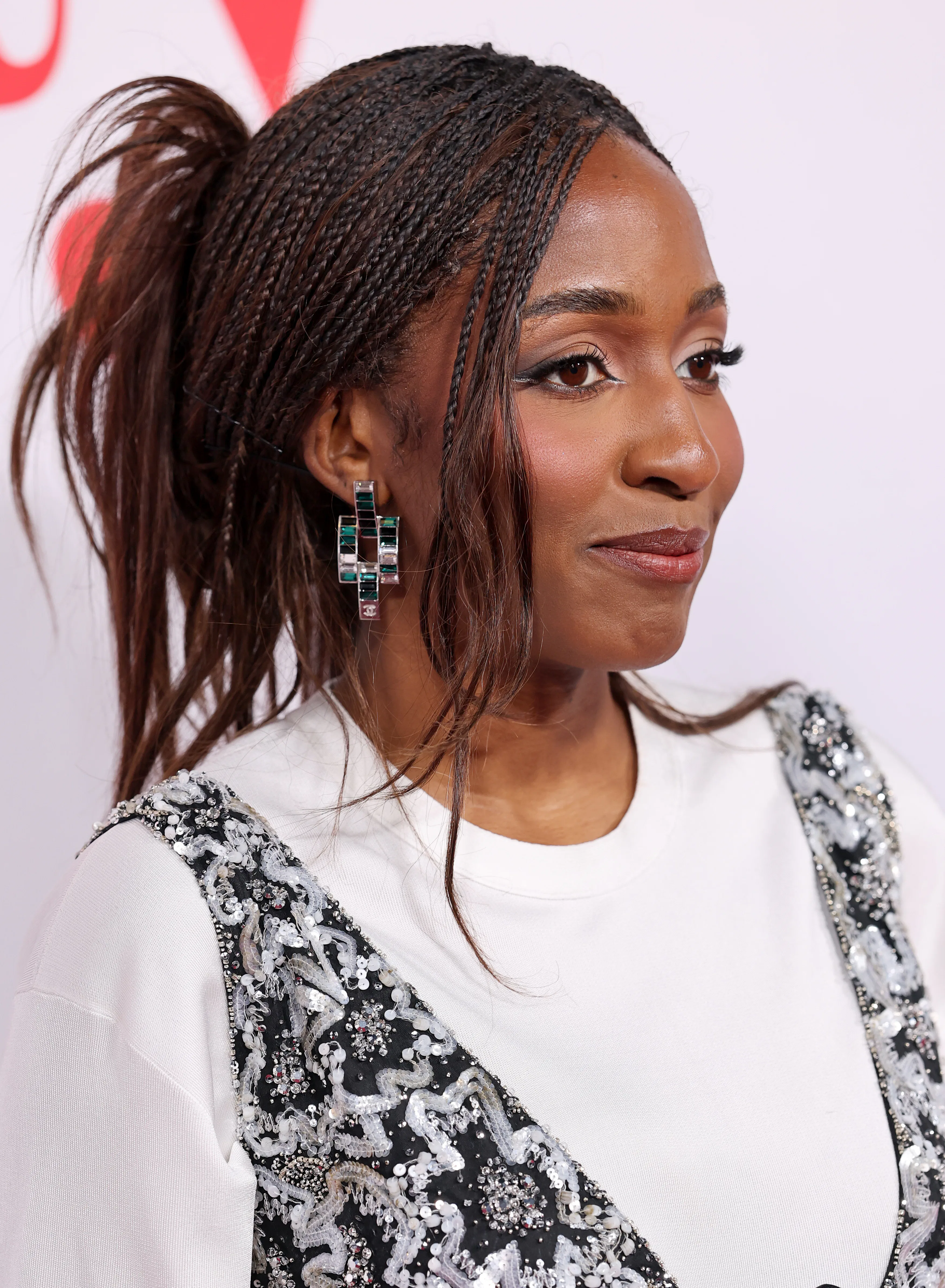 Ayo Edebiri at the Ela McCay premiere with her boho braids in a claw clip
