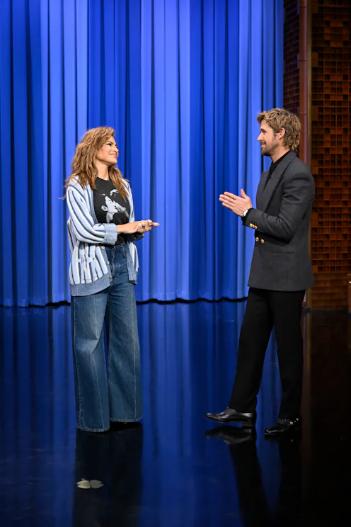 THE TONIGHT SHOW STARRING JIMMY FALLON -- Episode 2261 -- Pictured: (l-r) Actress Eva Mendes and act...