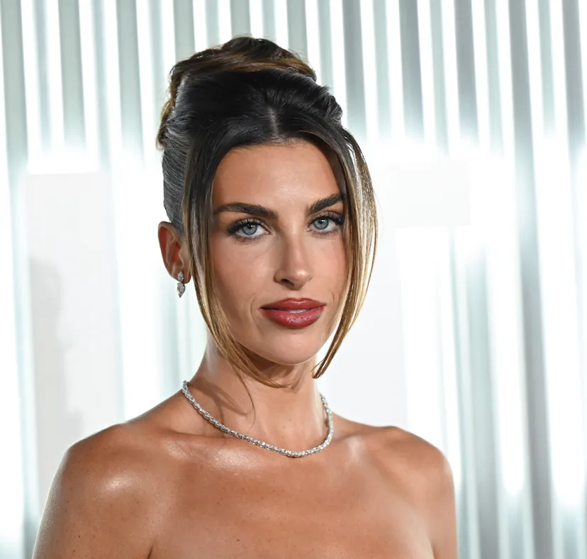 Paige Lorenze slams the "No Influencers" sign at Nantucket store.