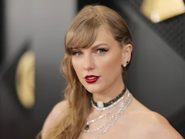 LOS ANGELES, CALIFORNIA - FEBRUARY 04: Taylor Swift attends the 66th GRAMMY Awards at Crypto.com Are...