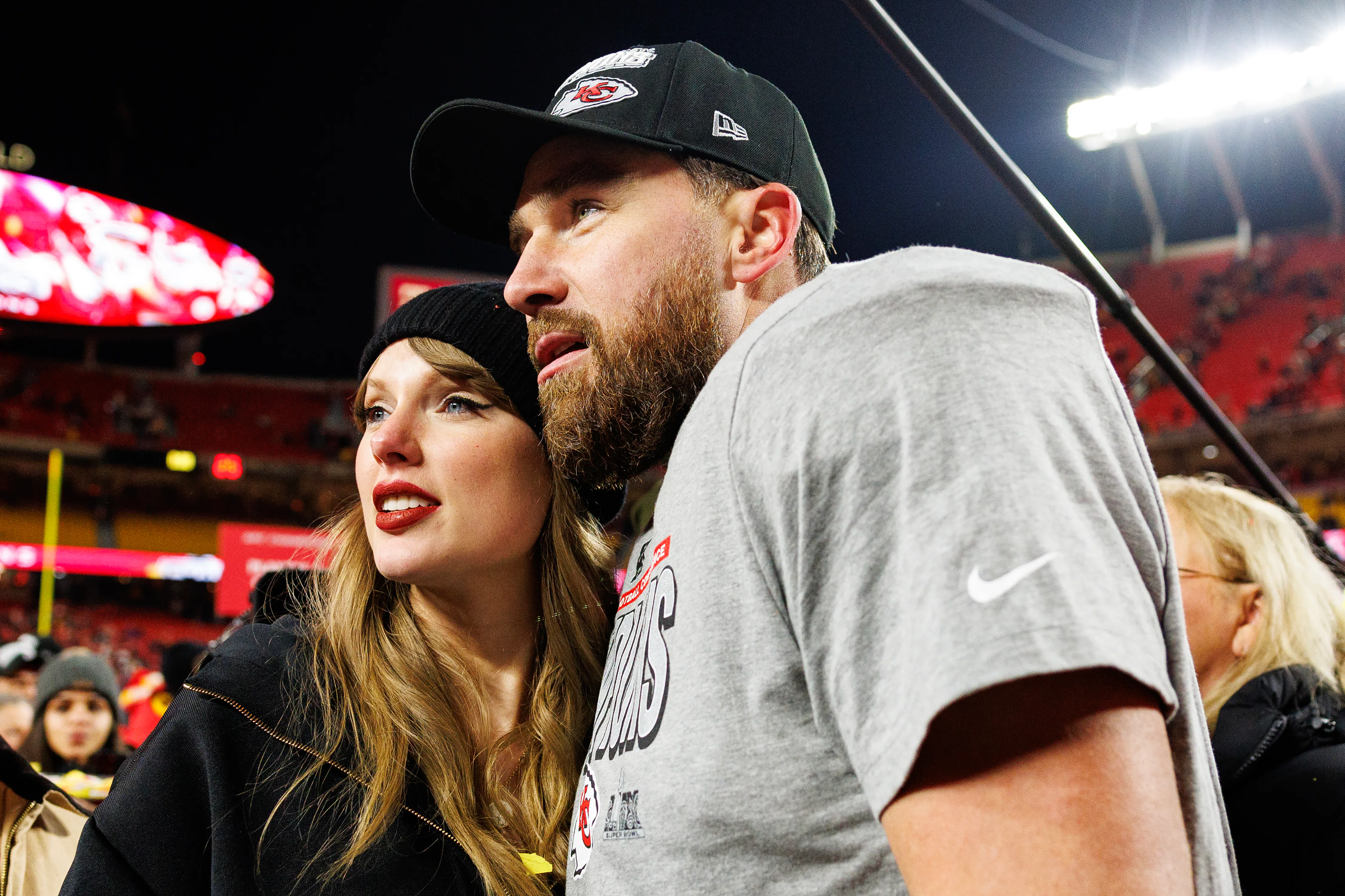KANSAS CITY, MISSOURI - JANUARY 26: Tight end Travis Kelce #87 of the Kansas City Chiefs celebrates ...