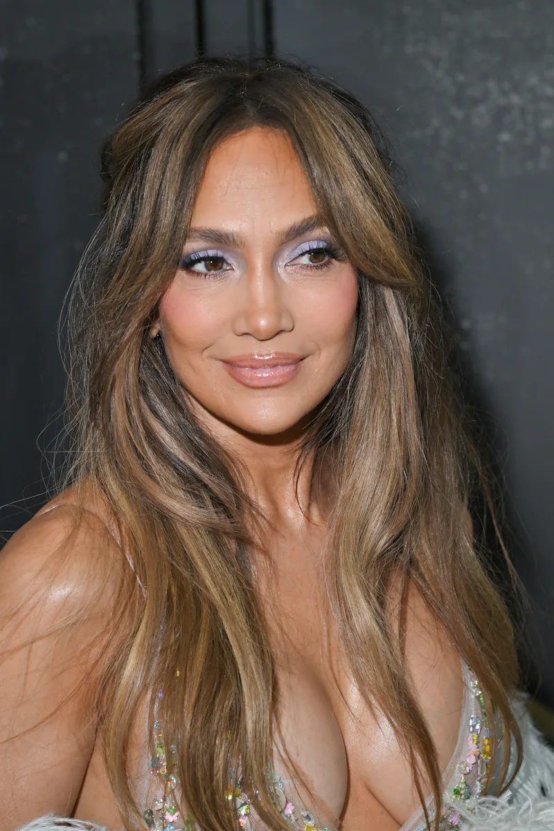 Jennifer Lopez with lilac eyeshadow and bronzed skin
