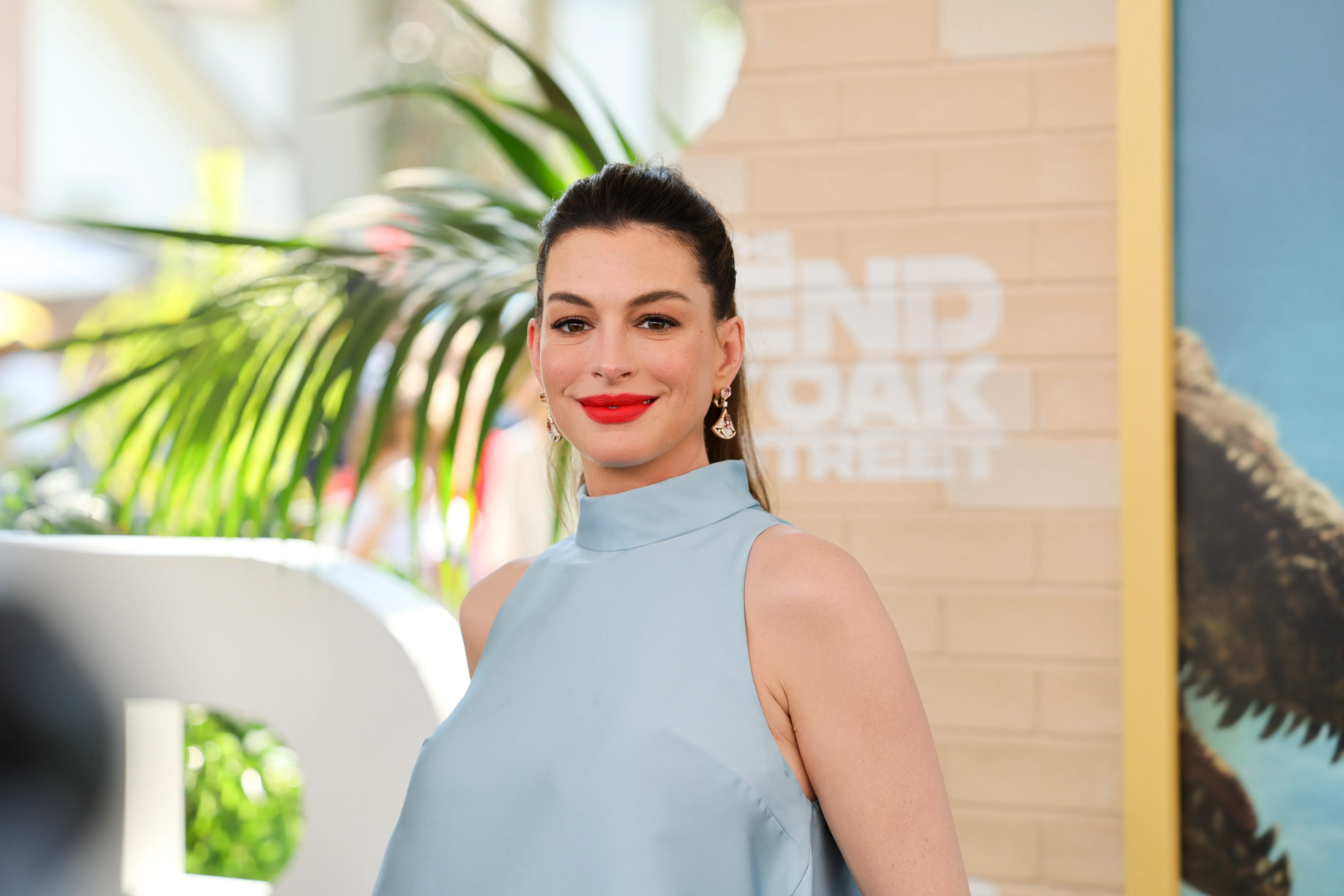 Anne Hathaway Just Brought Back 