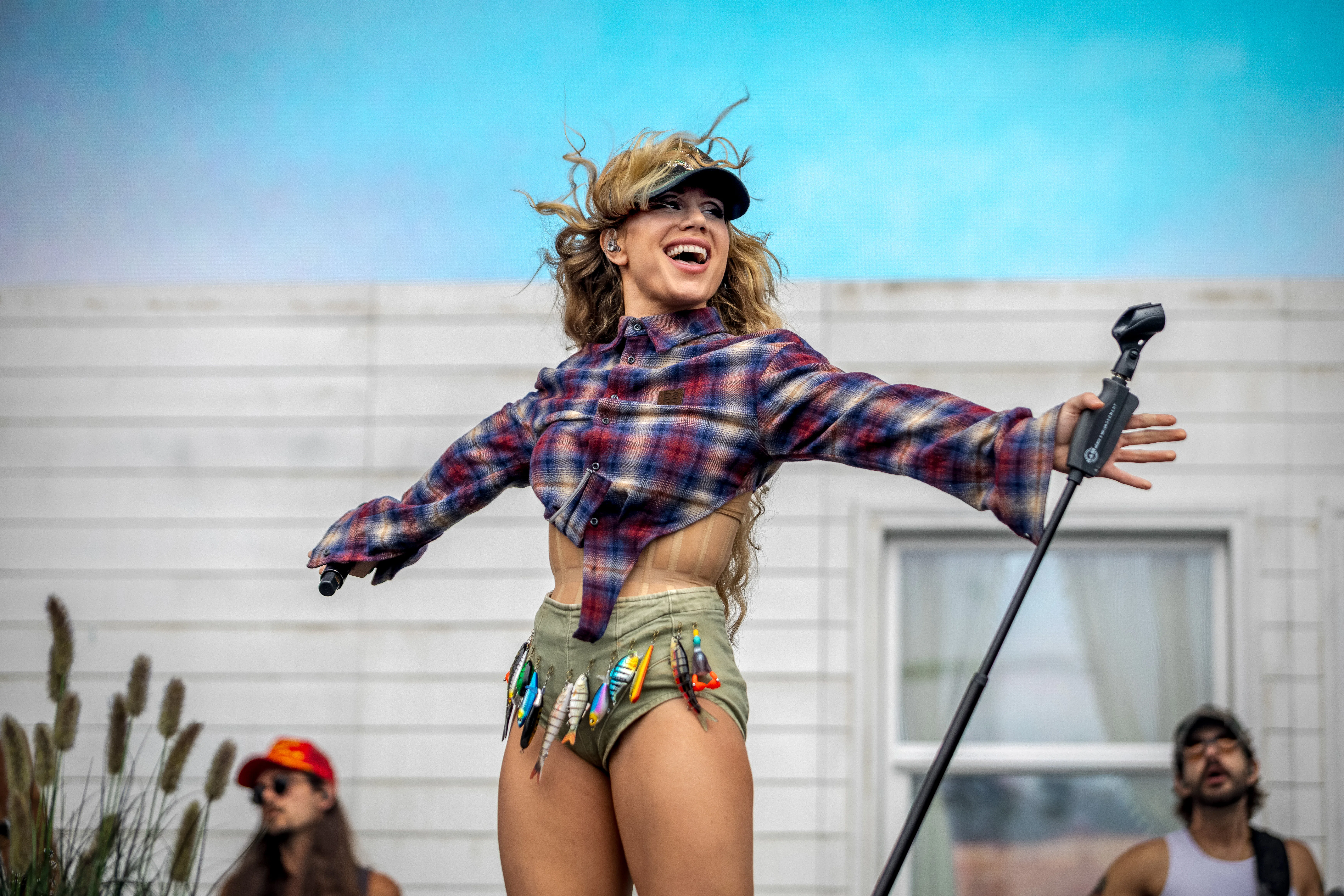 Slayyyter's Lollapalooza 2026 success mirrors Chappell Roan's massive crowd in 2024.