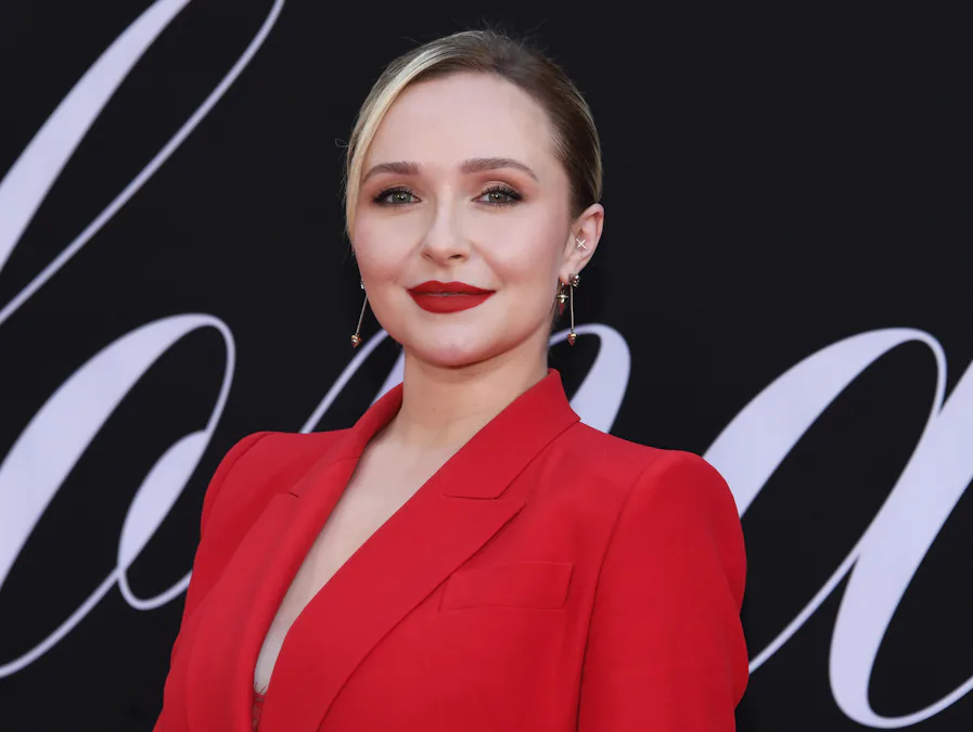 wmagazine.com - Claire Valentine McCartney - Hollywood Pays Tribute to Hayden Panettiere, Dead at 36