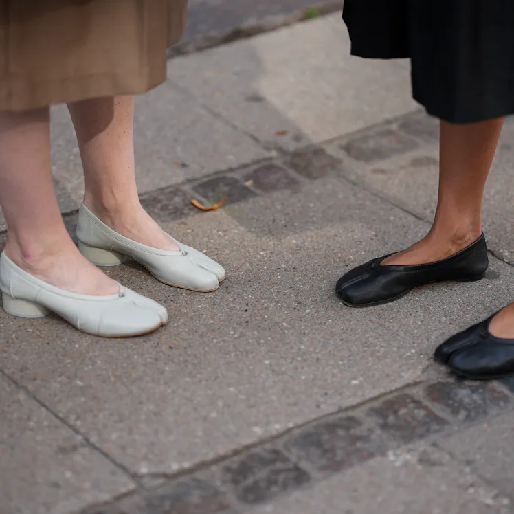 Maison Margiela Tabis street style