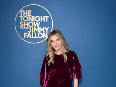 THE TONIGHT SHOW STARRING JIMMY FALLON -- Episode 2335 -- Pictured: Actress Michelle Pfeiffer poses ...