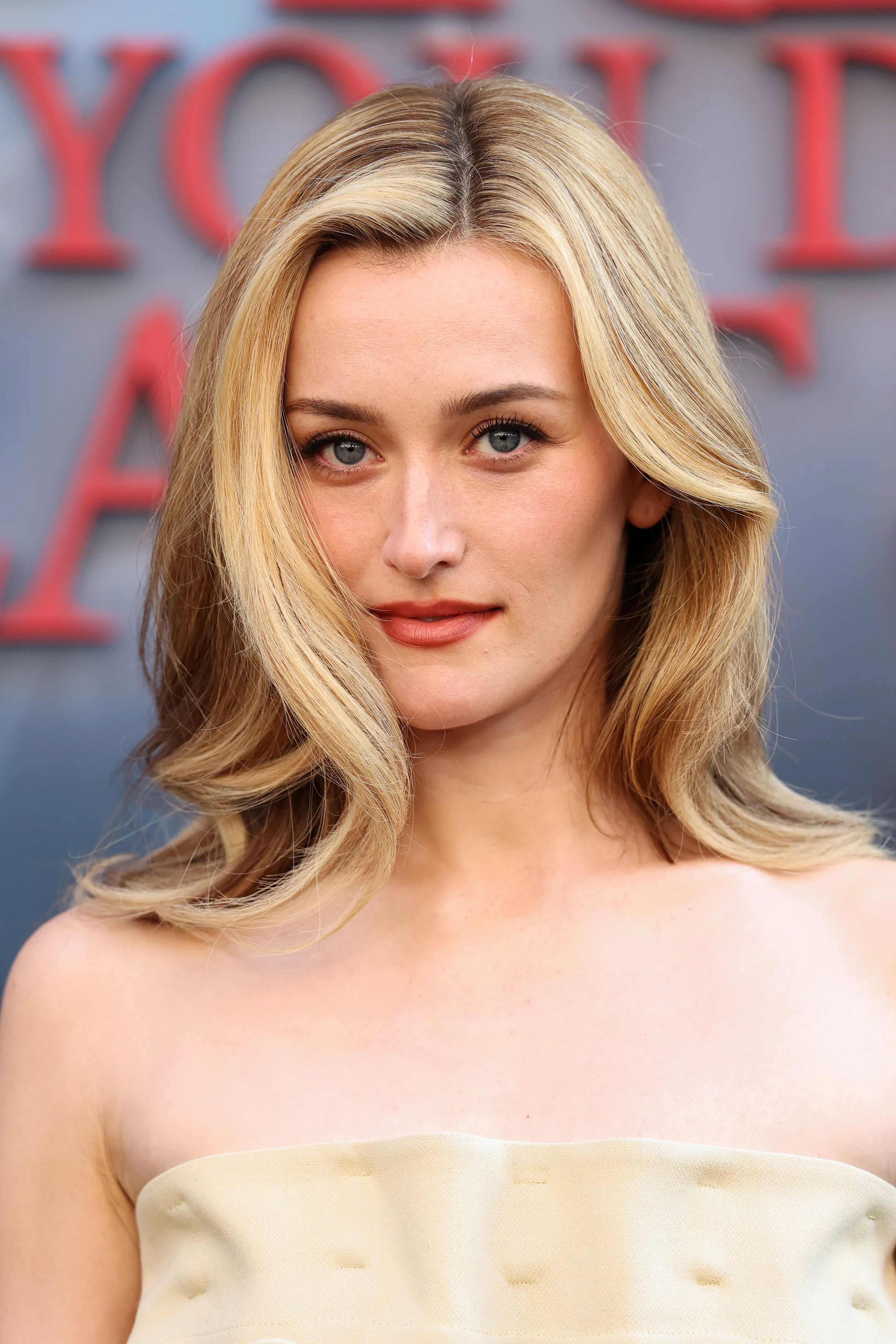  Sarah Pidgeon Bessette Blonde Hair 