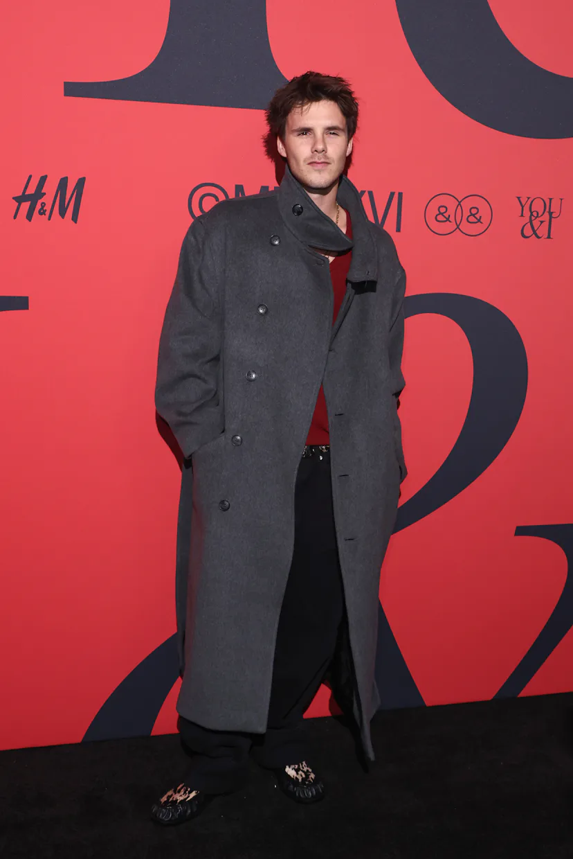 LONDON, ENGLAND - SEPTEMBER 17: Cruz Beckham attends the H&M show during London Fashion Week Septemb...