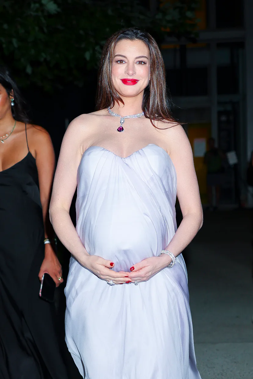 NEW YORK, NEW YORK - SEPTEMBER 09: Anne Hathaway attends 'Bvlgari Serpenti Infinto Exhibit Event in ...