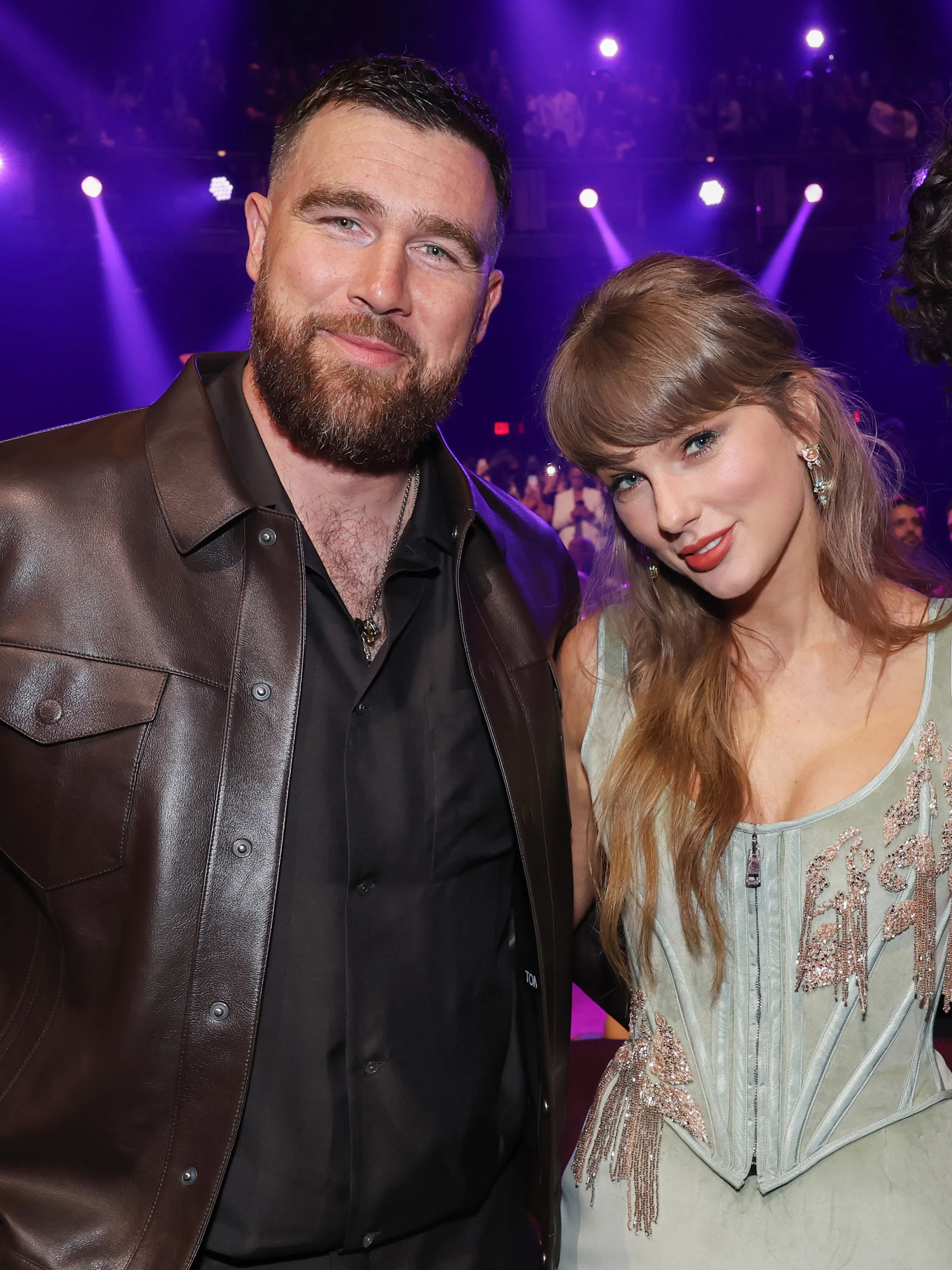 LOS ANGELES, CALIFORNIA - MARCH 26: (FOR EDITORIAL USE ONLY) (L-R) Travis Kelce and Taylor Swift att...