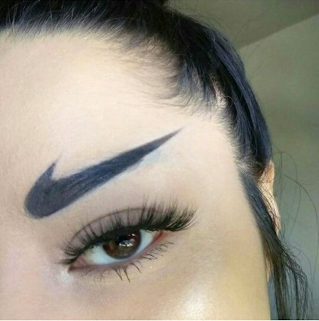 Manuscript Verzending munitie Pictures Of Nike Swoosh Eyebrows On Instagram Prove This Trend Is No Game