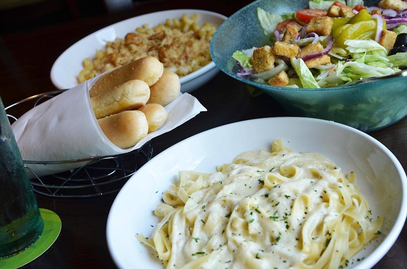 This Olive Garden Fan Fiction Challenge Is The Most Glorious Thing
