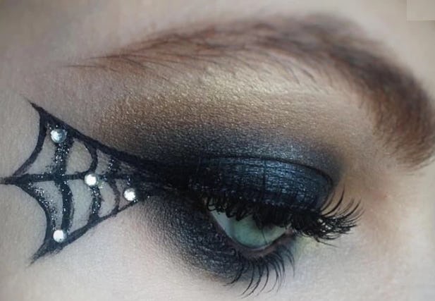 11 Halloween Eyeliner Looks To Try Out For All Hallow's Eve