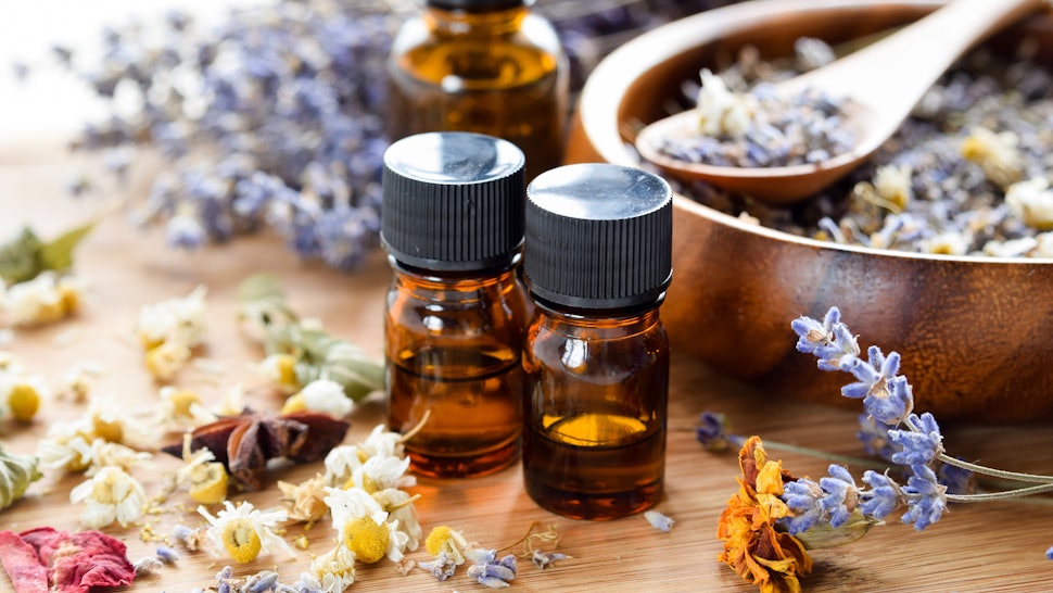 the 5 best essential oils for sleep