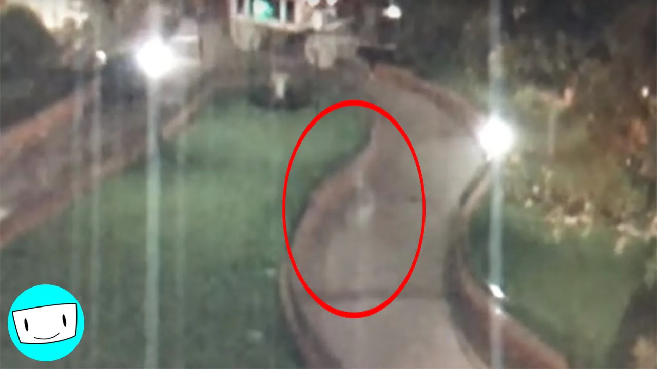 9 Ghosts That Reportedly Haunt Disney Parks, From Urban Legends To